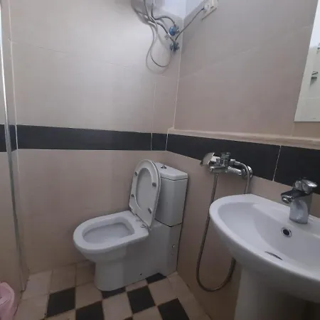 Lovely And Quite Appartament 1-3 A Apartamento Tirana
