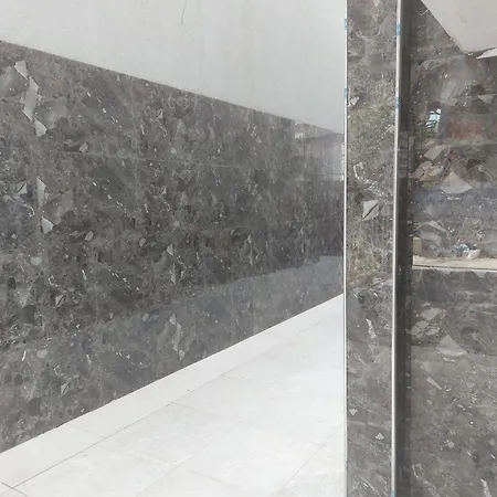 Lovely And Quite Appartament 1-3 A Tirana