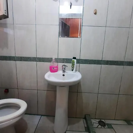 Lovely And Quite Appartament 1-3 A * Tirana